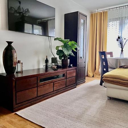 Yellow Apartment Airport Galeria Mokotow Netflix Varşovia Exterior foto