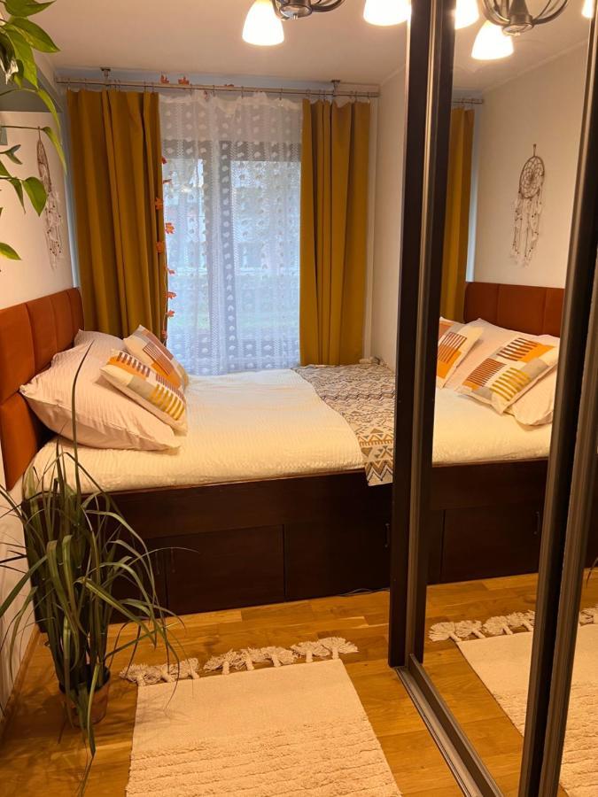 Yellow Apartment Airport Galeria Mokotow Netflix Varşovia Exterior foto