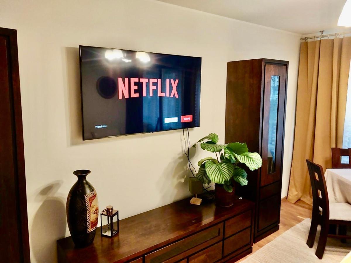Yellow Apartment Airport Galeria Mokotow Netflix Varşovia Exterior foto
