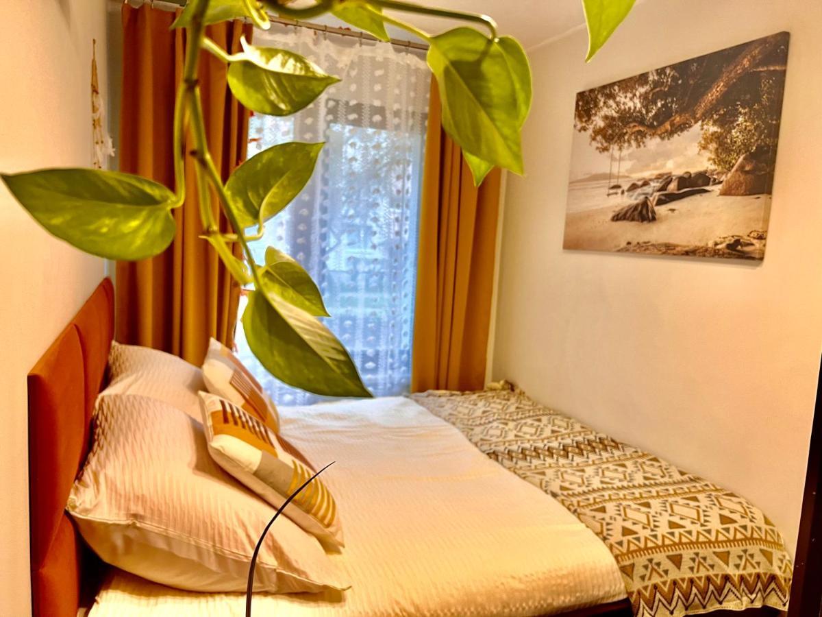 Yellow Apartment Airport Galeria Mokotow Netflix Varşovia Exterior foto
